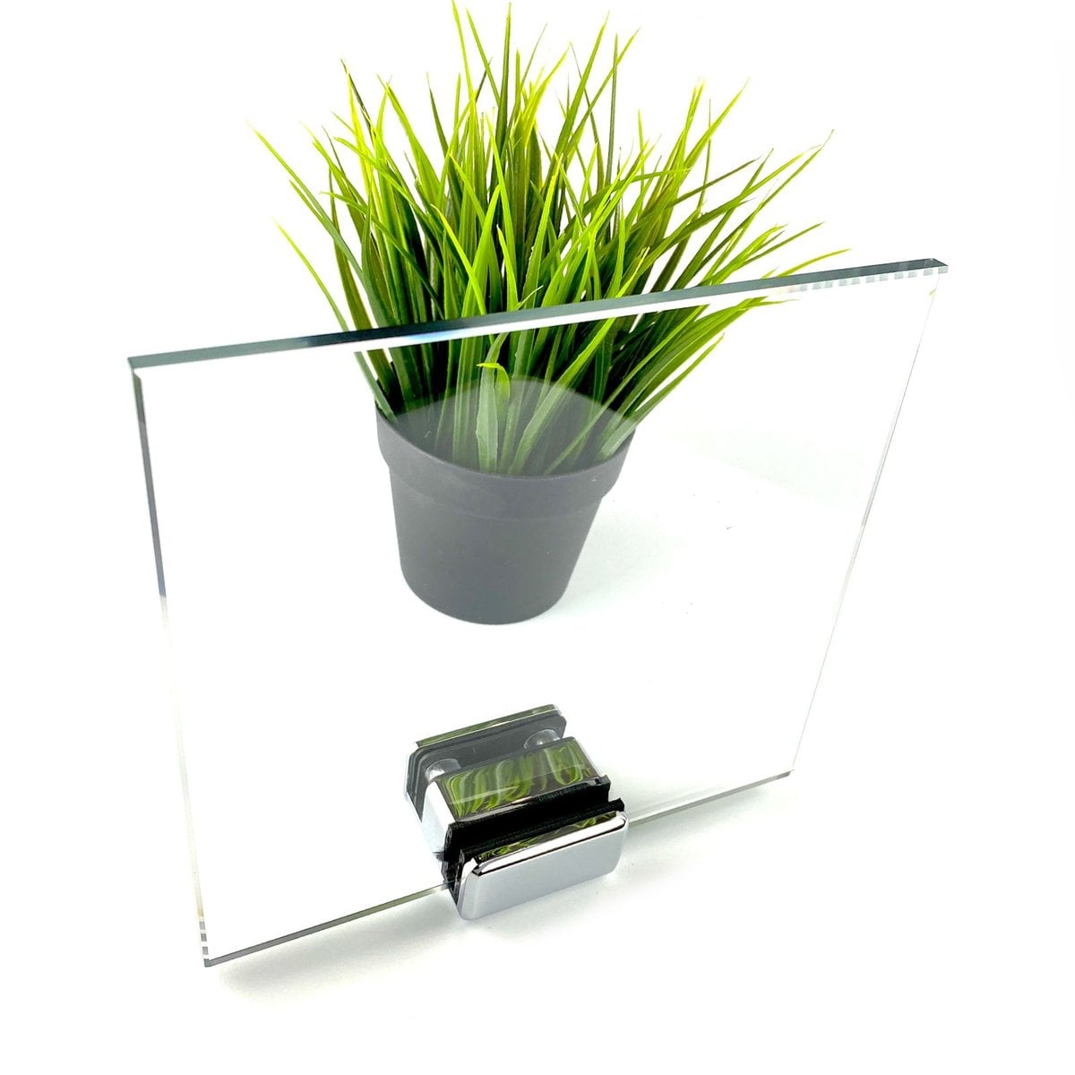 Low-iron crystal